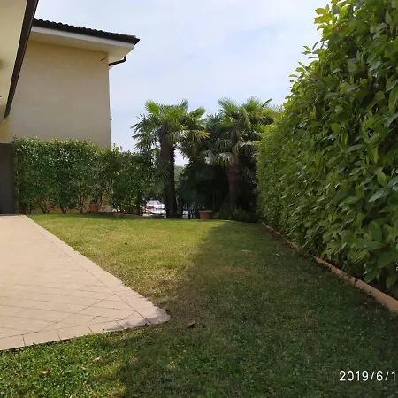 Apartament Con Giardino A Cisano Di