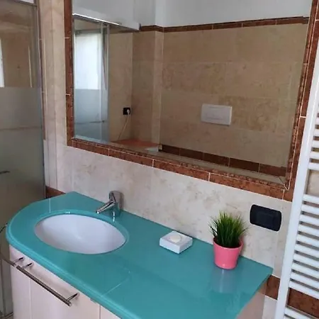 아파트 Con Giardino A Cisano Di 바르돌리노